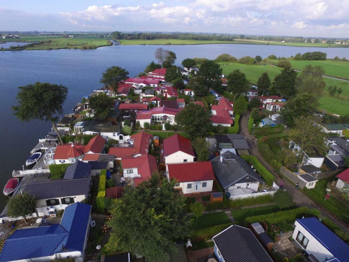 Ferienpark Vislust Haus De Graaf Niederlande Ijsselmeer Wervershoof Exterior photo
