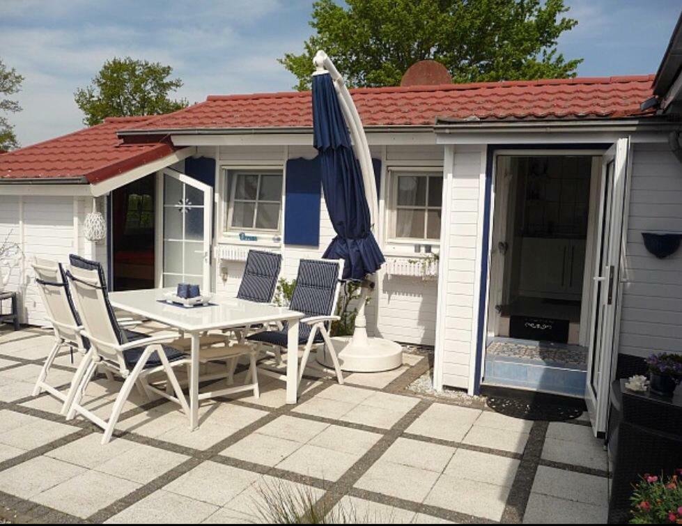Ferienpark Vislust Haus De Graaf Niederlande Ijsselmeer Wervershoof Exterior photo